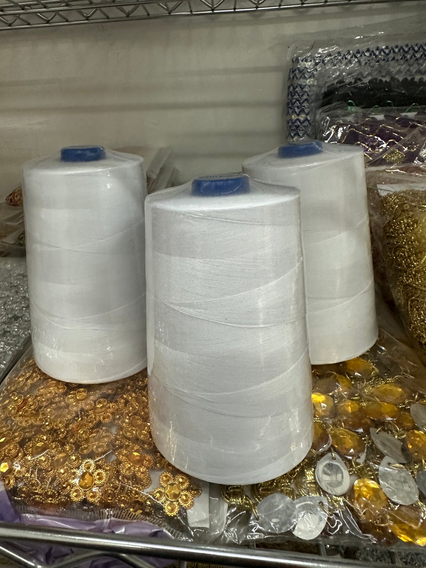 White sewing thread 5000 yards (1 unit)
