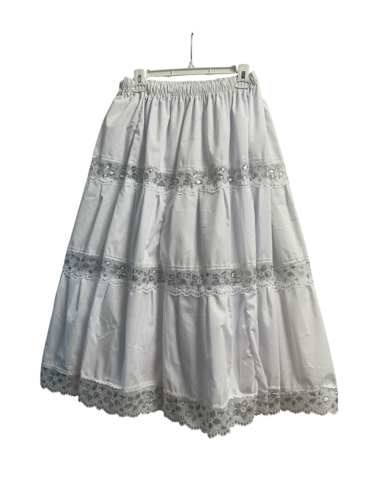 White Skirt/ Saya Blanca