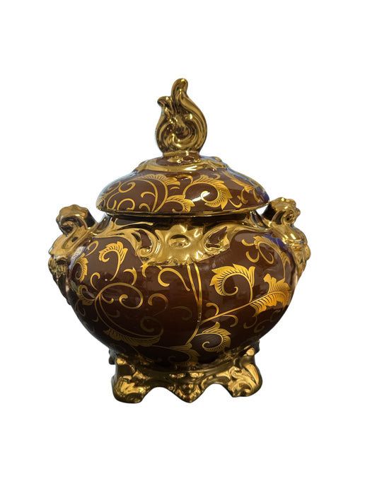 Oya Tureen 8"x 7"