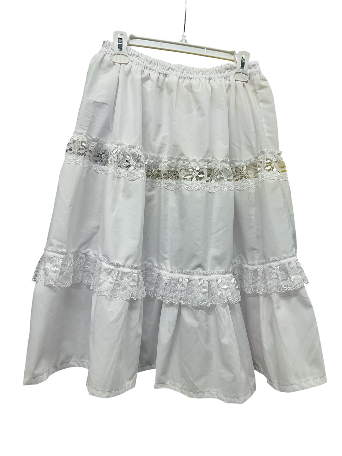 White Skirt/ Saya Blanca